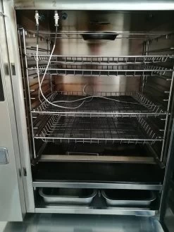 Bradley Professional Smoker BS1019 / Elektro Räucherofen 8 Bradley Professional Smoker BS1019 / Elektro Räucherofen -Günstiges Grill Geschäft 20092 bradley smoker bs1019 innenraum