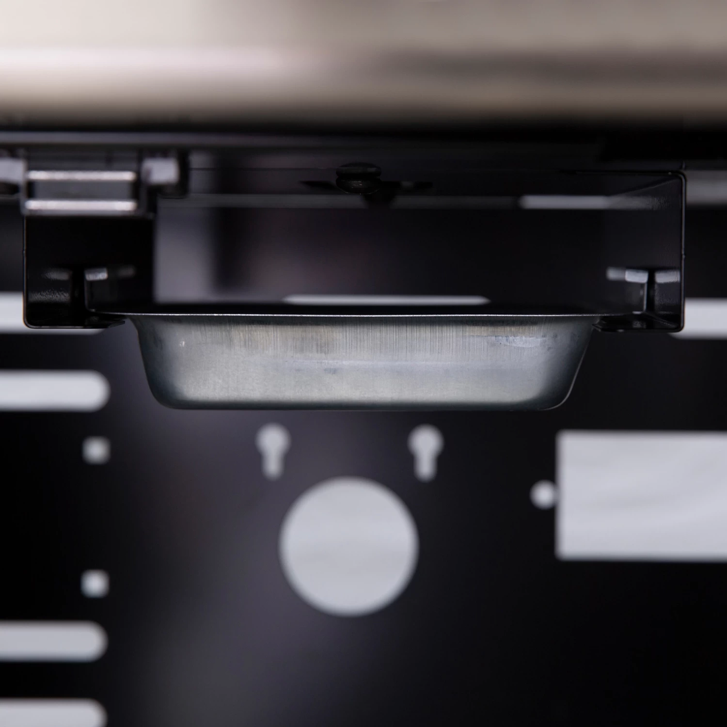 Broil King Baron S490 IR Gasgrill Inkl. Drehspieß + Infrarot-Seitenbrenner - Modell 2023 - Grillfürst Deal Mit Zusätzlichen Edelstahl Grillrosten 20 Broil King Baron S490 IR Gasgrill Inkl. Drehspieß + Infrarot-Seitenbrenner - Modell 2023 - Grillfürst Deal Mit Zusätzlichen Edelstahl Grillrosten – Bild 18