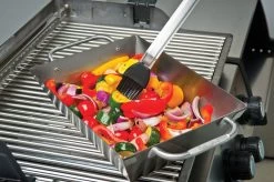 Broil King Gemüse Grillkorb Premium, Edelstahl 26 X 18cm 7 Broil King Gemüse Grillkorb Premium, Edelstahl 26 X 18cm -Günstiges Grill Geschäft 6708 Broil King Wok 69818 lifestyle 03