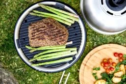 Cobb Grill Premier AIR Deluxe Holzkohlegrill - Modell 2023 -Günstiges Grill Geschäft Cobb Premier Air Deluxe Lifestyle