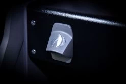 Napoleon Rogue SE 525 Gasgrill - All-black - Mit Sizzle Zone Und Heckbrenner - Grillfürst Edition Inkl. Grill Control Und Zubehörpaket - Smart Deal - Modell 2022 -Günstiges Grill Geschäft Flaschenoeffner all black 2