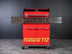 Neu eingetroffen -Günstiges Grill Geschäft G510G FW Feuerwehrgrill Foto freigestellt 01