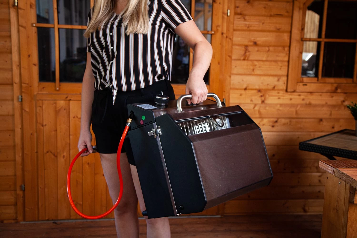 Grillfürst G201E 2-Brenner Gasgrill Portabel V2 - Campinggrill / Balkongrill 50mbar - Inkl. Untergestell 17 Grillfürst G201E 2-Brenner Gasgrill Portabel V2 - Campinggrill / Balkongrill 50mbar - Inkl. Untergestell – Bild 15