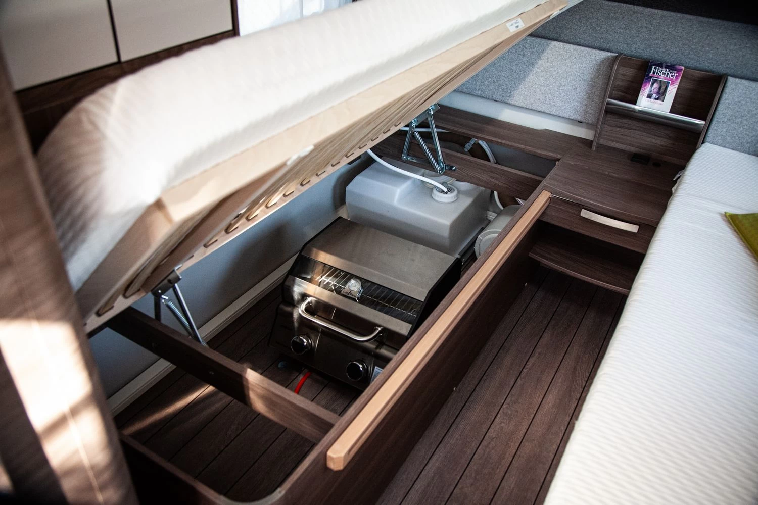 Grillfürst G201E 2-Brenner Gasgrill Portabel V2 - Campinggrill / Balkongrill 50mbar - Inkl. Untergestell 19 Grillfürst G201E 2-Brenner Gasgrill Portabel V2 - Campinggrill / Balkongrill 50mbar - Inkl. Untergestell – Bild 17