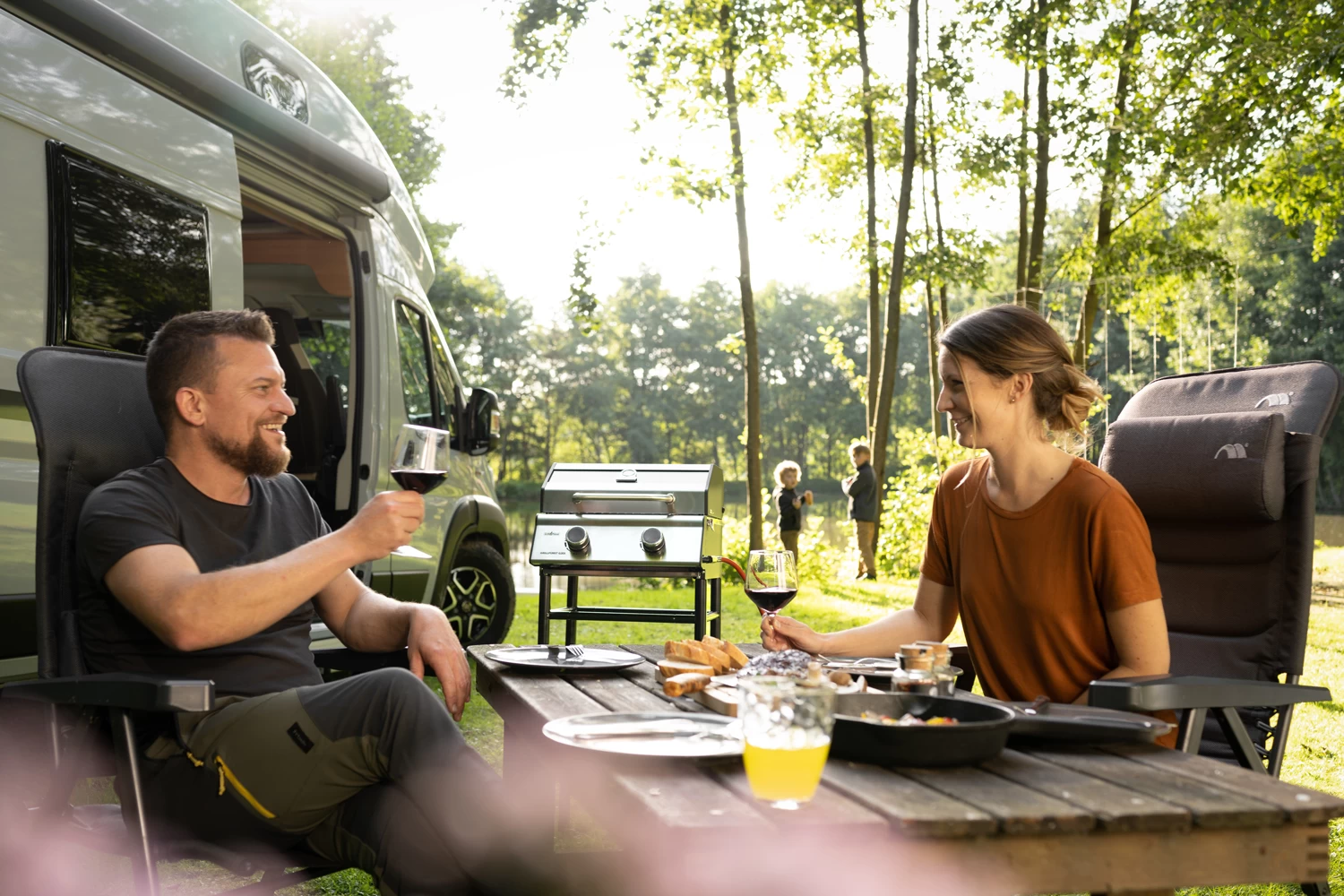 Grillfürst G201E 2-Brenner Gasgrill Portabel V2 - Campinggrill / Balkongrill 50mbar - Inkl. Untergestell 22 Grillfürst G201E 2-Brenner Gasgrill Portabel V2 - Campinggrill / Balkongrill 50mbar - Inkl. Untergestell – Bild 20