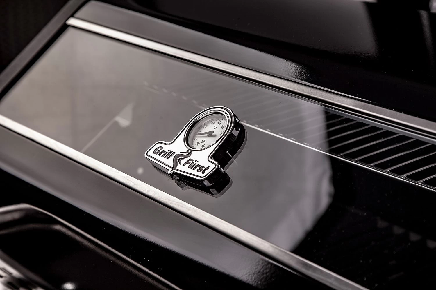 Grillfürst G521E 5-Brenner Edelstahl-Gasgrill - Eintracht Frankfurt Edition - Edelstahlroste 7 Grillfürst G521E 5-Brenner Edelstahl-Gasgrill - Eintracht Frankfurt Edition - Edelstahlroste – Bild 5