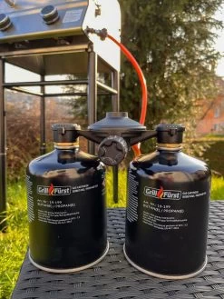 Grillfürst Kombi Kartuschen-Druckregler 50 Mbar - Für Den Anschluss Von 2 Gaskartuschen -Günstiges Grill Geschäft Grillfuerst Kombi Kartuschen Druckregler Kompaktgrill