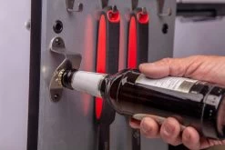 Grillfürst G620E 6-Brenner Gasgrill - 1. FC Köln Edition - Edelstahlroste 25 Grillfürst G620E 6-Brenner Gasgrill - 1. FC Köln Edition - Edelstahlroste -Günstiges Grill Geschäft Koeln Grill Flaschenoeffner Unterschrank Tuer 7