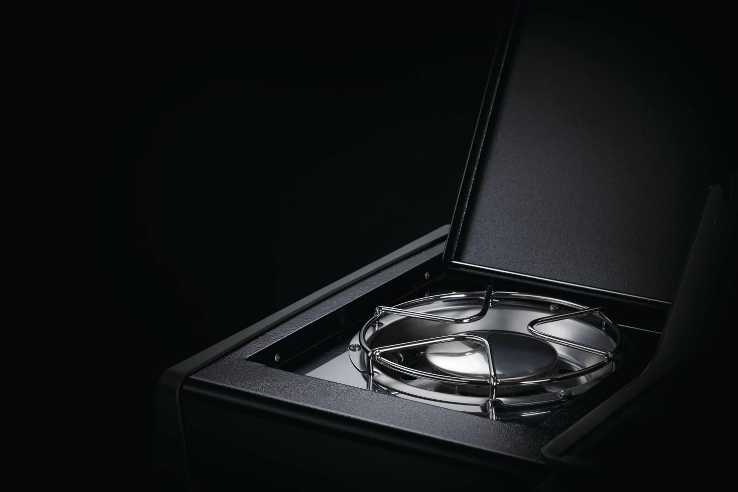 Napoleon Rogue 425 Gasgrill - All Black - Mit Seitenbrenner - Hero Modell 2023 Mit Heckbrenner Inkl. Drehspieß Und Abdeckhaube 8 Napoleon Rogue 425 Gasgrill - All Black - Mit Seitenbrenner - Hero Modell 2023 Mit Heckbrenner Inkl. Drehspieß Und Abdeckhaube – Bild 6