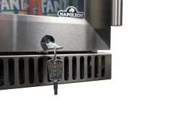 Napoleon Outdoor - Kühlschrank, 135 Liter, Linksdrehende Tür Mit Doppelverglasung Und LED Beleuchtung - Wasserdicht Nach IP24 -Günstiges Grill Geschäft Napoleon Kuehlschrank abschliessbarNFR135OLGL