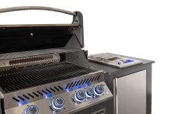 Napoleon Outdoor Küche Oasis Compact 105 Mit Prestige 500 Einbaugrill Und Einbau Sizzle Zone - Inkl. Arbeitsplatte Aus Feinsteinzeug 13 Napoleon Outdoor Küche Oasis Compact 105 Mit Prestige 500 Einbaugrill Und Einbau Sizzle Zone - Inkl. Arbeitsplatte Aus Feinsteinzeug -Günstiges Grill Geschäft Napoleon Oasis Compact P500 mit Sizzle Zone Seitenbrenner Set