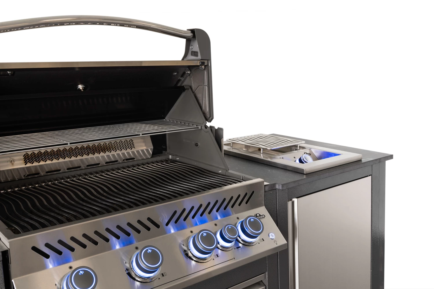 Napoleon Outdoor Küche Oasis Compact 105 Mit Prestige 500 Einbaugrill Und Einbau Sizzle Zone - Inkl. Arbeitsplatte Aus Feinsteinzeug 6 Napoleon Outdoor Küche Oasis Compact 105 Mit Prestige 500 Einbaugrill Und Einbau Sizzle Zone - Inkl. Arbeitsplatte Aus Feinsteinzeug – Bild 4