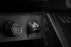 Napoleon Phantom Freestyle 425 Gasgrill, Mattschwarz - Mit Sizzle Zone Und Tür - Modell 2023 -Günstiges Grill Geschäft Napoleon Phantom Freestyle F425DSIBPK PHM Detail Bottle Opener