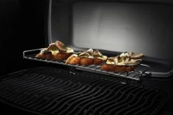 Napoleon Phantom TravelQ PRO285X Kompakt Gasgrill, Mattschwarz - Mit Klappbarem Wagen Inkl. Warmhalterost - Modell 2023 -Günstiges Grill Geschäft Napoleon Phantom TravelQ PRO285X Warmhlterost