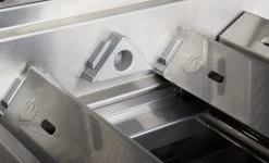 Napoleon Prestige Pro 825-3 Edelstahl Gasgrill Inkl. Drehspieß Und Bodenbeleuchtung + Gratis Napoleon Holzkohlegrill Kugelgrill Ø 57cm -Günstiges Grill Geschäft Napoleon Prestige Pro SearPlates Brennerabdeckung 02 7