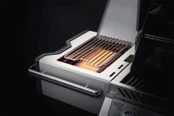 Napoleon Prestige Pro 665-3 Edelstahl Gasgrill, Erdgas Inkl. Drehspieß - Modell 2023 -Günstiges Grill Geschäft Napoleon Prestige Pro Sizzle Zone Offen