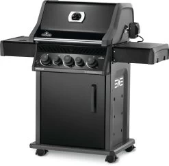 Napoleon Rogue 425 Gasgrill - All Black - Mit Seitenbrenner - Hero Modell 2023 Mit Heckbrenner Inkl. Drehspieß Und Abdeckhaube 23 Napoleon Rogue 425 Gasgrill - All Black - Mit Seitenbrenner - Hero Modell 2023 Mit Heckbrenner Inkl. Drehspieß Und Abdeckhaube -Günstiges Grill Geschäft Napoleon Rogue 425 Gasgrill Hero seitlich