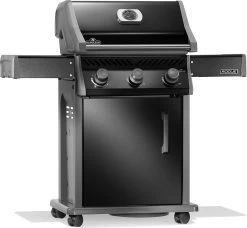 Napoleon Rogue 425 Gasgrill - All Black - Modell 2023 - Inkl. Abdeckhaube Und Grillplatte -Günstiges Grill Geschäft Napoleon Rogue R425 Gasgrill All Black seitlich 1