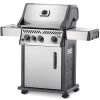 Napoleon Rogue XT 425 Edelstahl Gasgrill Mit Sizzle Zone - Modell 2023 1 Napoleon Rogue XT 425 Edelstahl Gasgrill Mit Sizzle Zone - Modell 2023 -Günstiges Grill Geschäft Napoleon Rogue XT 425 Edelstahl mit Sizzle Zone side