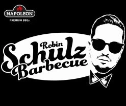 Napoleon Freestyle 425 Gasgrill - Mit Sizzle Zone - Limited Robin Schulz Barbecue Edition - Inkl. Mega Zubehörpaket -Günstiges Grill Geschäft Napoleon und Robin Schulz Gasgrill Edition