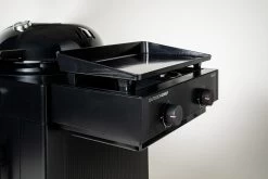 Outdoorchef Gas Kugelgrill Arosa 570 G Evo Black Style - Inkl. Blazing-/Cooking Zone Kit Plus Und Plancha