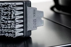 Outdoorchef Grillbürste Mit Nylonborsten Groß, 44,5 Cm -Günstiges Grill Geschäft Outdoorchef Grillbuerste Nylonborsten Detail Buerstenkopf