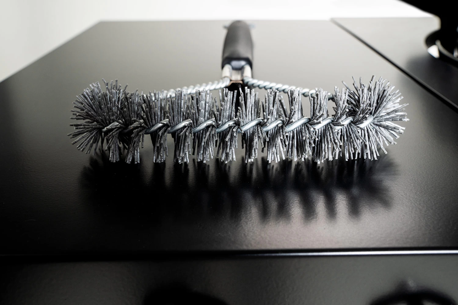 Outdoorchef Triangel Grillbürste Mit Nylonborsten, 41,5 Cm 5 Outdoorchef Triangel Grillbürste Mit Nylonborsten, 41,5 Cm – Bild 3