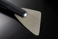 Outdoorchef Trichter Reinigungsset Für EASY FLIP Trichter -Günstiges Grill Geschäft Outdoorchef Trichter Schaber Detail Klinge 1