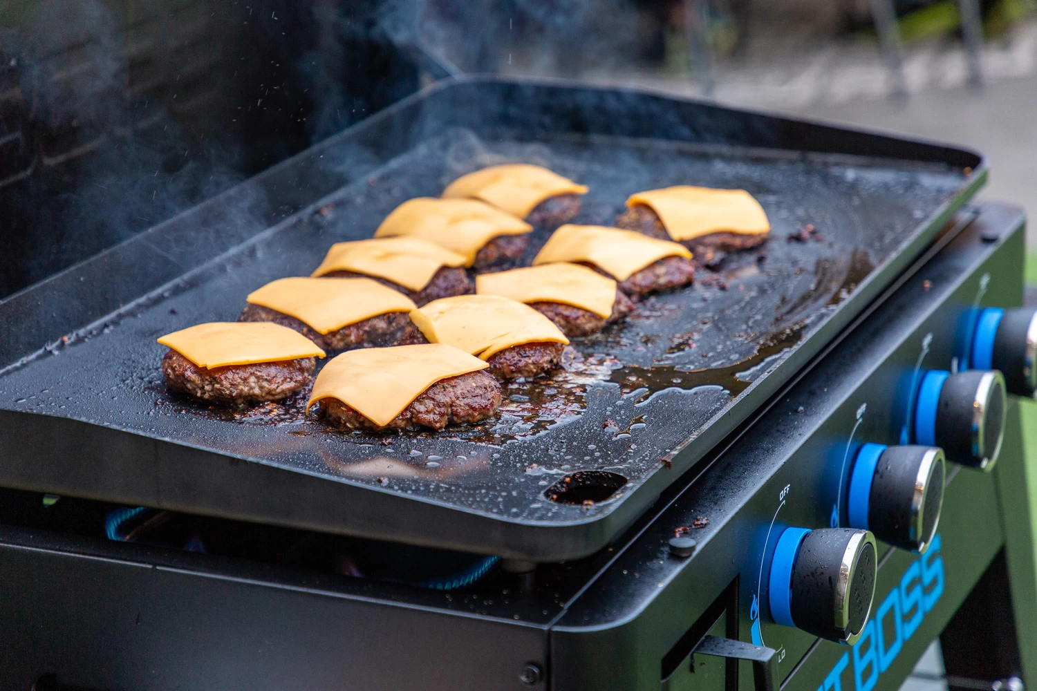 Pit Boss Plancha Grill Ultimate Plancha 4-Brenner - Mit Untergestell 11 Pit Boss Plancha Grill Ultimate Plancha 4-Brenner - Mit Untergestell – Bild 9