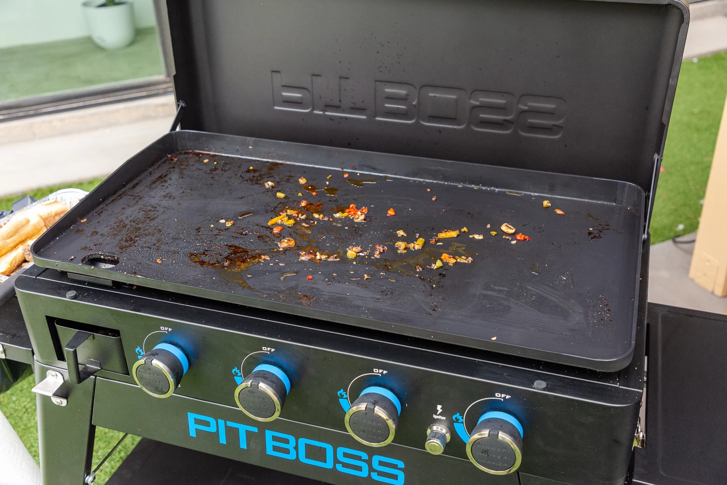 Pit Boss Plancha Grill Ultimate Plancha 4-Brenner - Mit Untergestell 16 Pit Boss Plancha Grill Ultimate Plancha 4-Brenner - Mit Untergestell – Bild 14