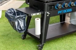 Pit Boss Plancha Grill Ultimate Plancha 4-Brenner - Mit Untergestell 41 Pit Boss Plancha Grill Ultimate Plancha 4-Brenner - Mit Untergestell -Günstiges Grill Geschäft Pit Boss Planchagrill Ultimate 4 Brenner Kuechenrollenhalter 1