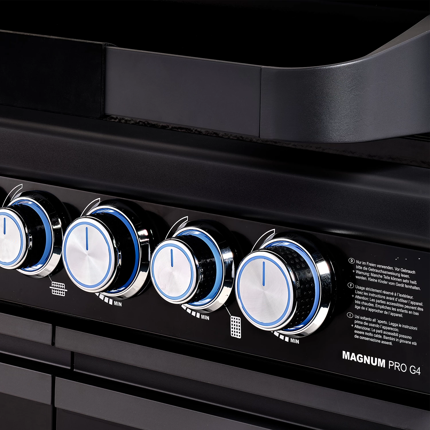 Rösle Gasgrill Magnum PRO G4-S - X-DEAL Inkl. Abdeckhaube, Gusseisen Grillplatte Und Drehspieß - Modell 2023 11 Rösle Gasgrill Magnum PRO G4-S - X-DEAL Inkl. Abdeckhaube, Gusseisen Grillplatte Und Drehspieß - Modell 2023 – Bild 9