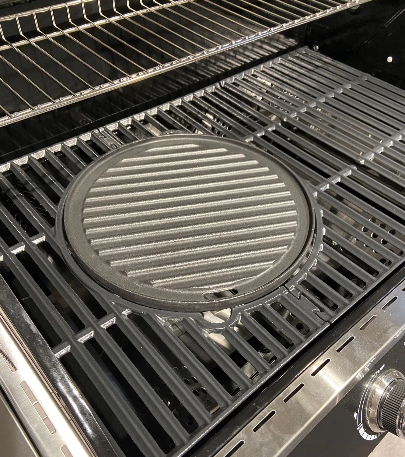 Rösle Vario Grillrost Einsatz: Grillplatte / Gussplatte Rund Ø 30cm 4 Rösle Vario Grillrost Einsatz: Grillplatte / Gussplatte Rund Ø 30cm – Bild 2