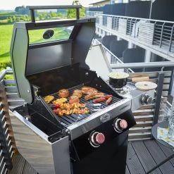 Rösle Gasgrill Videro G2 Schwarz - Modell 2022 Inkl. Abdeckhaube -Günstiges Grill Geschäft Roesle Videro G2 Gasgrill Station Mood02