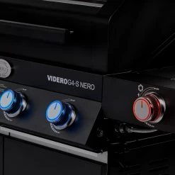 Rösle Gasgrill BBQ-Station Videro G4-S Vario+ Nero Schwarz - Modell 2023 - SMART Deal Inkl. Grillfürst Grill Control + Abdeckhaube Und Grillplatte 29 Rösle Gasgrill BBQ-Station Videro G4-S Vario+ Nero Schwarz - Modell 2023 - SMART Deal Inkl. Grillfürst Grill Control + Abdeckhaube Und Grillplatte -Günstiges Grill Geschäft Roesle Videro G4 S Vario NERO matt schwarz beleuchtet 3
