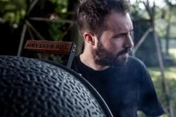 The Bastard Keramikgrill Urban XL - Complete - Schwarz Matt - Modell 2023 -Günstiges Grill Geschäft The Bastard Kamadogrill Urban XL Deckelgriff