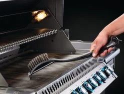 Napoleon Grillbürste Mit Edelstahlborsten Und Grillschaber -Günstiges Grill Geschäft napoleon grillbuerste anwendung schaber 62052