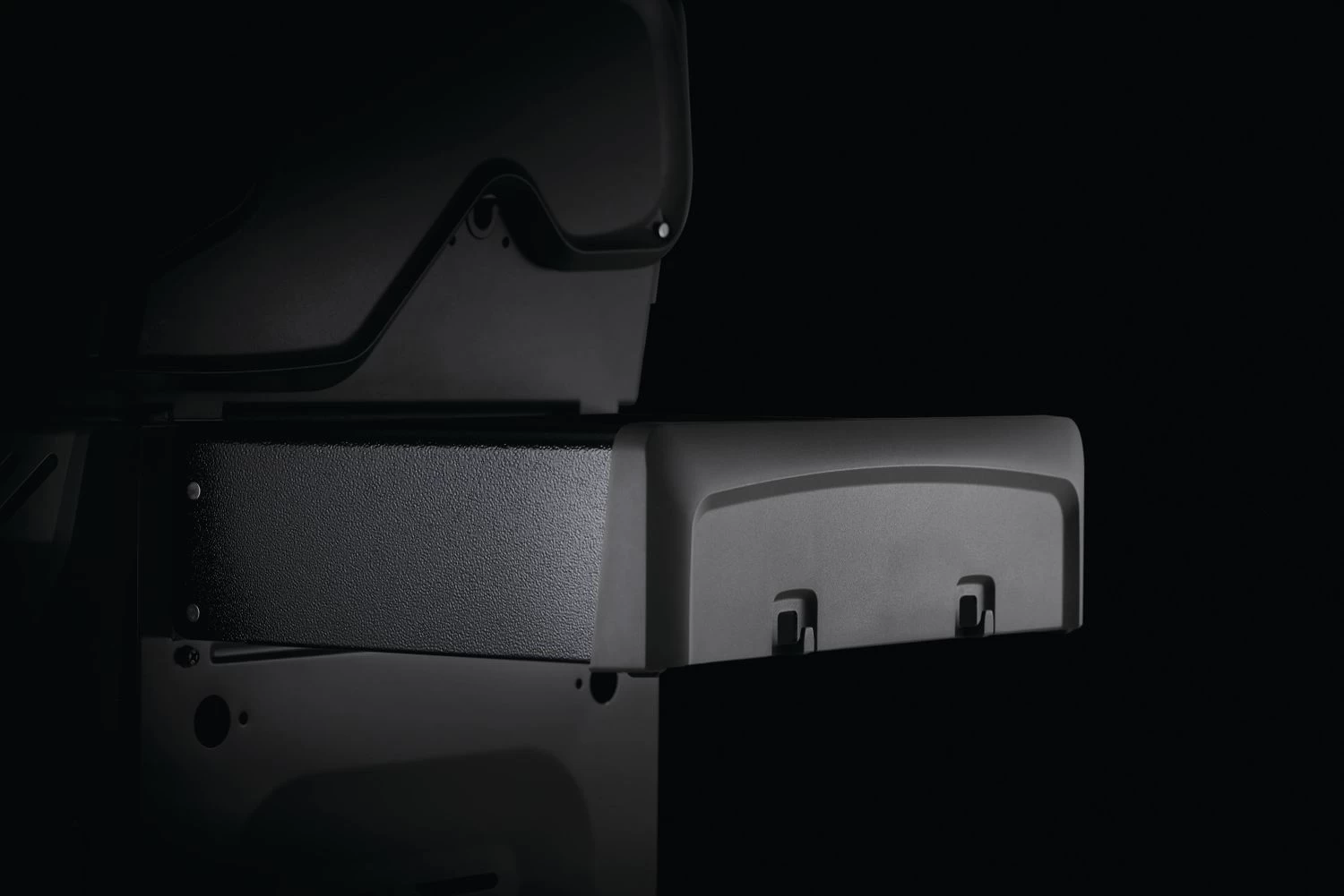 Napoleon Rogue 425 Gasgrill - All Black - Mit Seitenbrenner - Hero Modell 2023 Mit Heckbrenner Inkl. Drehspieß Und Abdeckhaube 11 Napoleon Rogue 425 Gasgrill - All Black - Mit Seitenbrenner - Hero Modell 2023 Mit Heckbrenner Inkl. Drehspieß Und Abdeckhaube – Bild 9