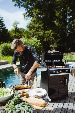 Outdoorchef Dualchef 325 G Gasgrill Mit Seitenkocher + BLAZING ZONE Infrarotbrenner 26 Outdoorchef Dualchef 325 G Gasgrill Mit Seitenkocher + BLAZING ZONE Infrarotbrenner -Günstiges Grill Geschäft outdoorchef dualchef 325 g garten 18 700 02 2