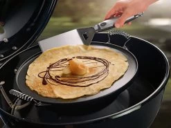 Outdoorchef Gussplatte / Grillplatte Rund Ø 33cm -Günstiges Grill Geschäft outdoorchef griddle gusseisenplatte plancha 18 211 58